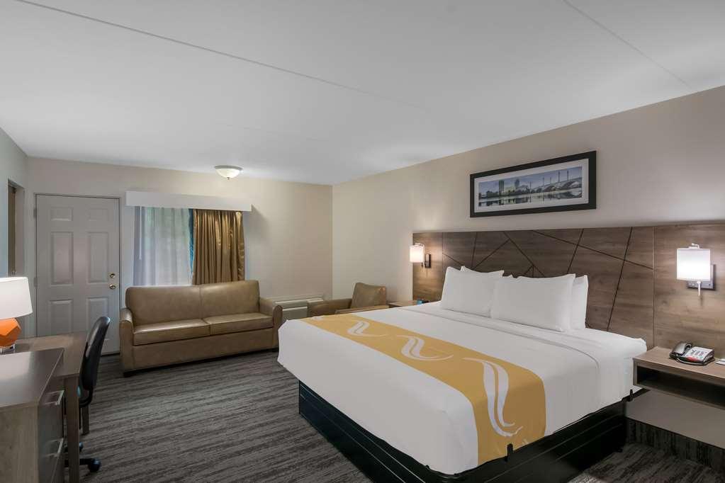 Quality Inn Westfield - Springfield Стая снимка
